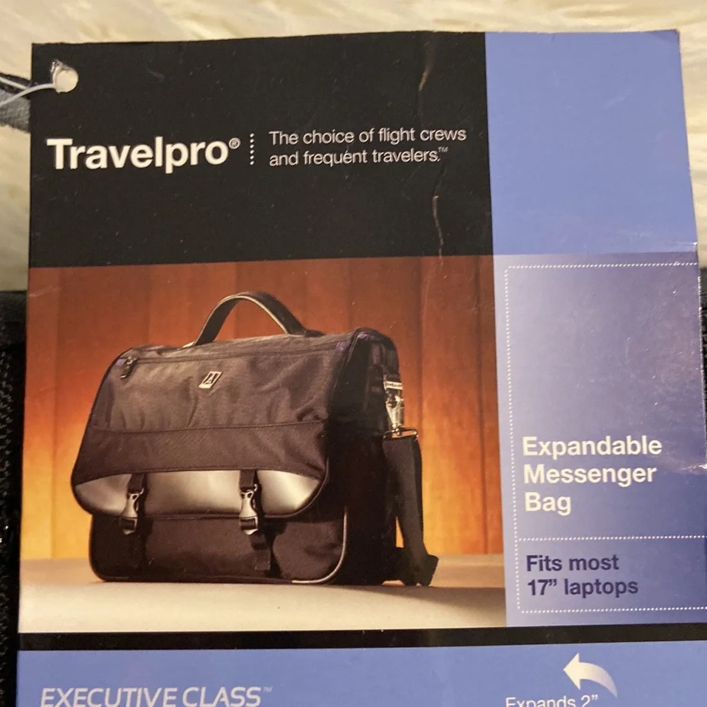 TRAVELPRO Black Men's Bag Expendable Messenger Bag wide 17/18” lengths 13/14”